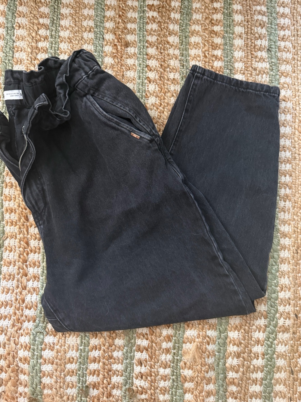 ZARA black boyfriend jeans with ruffled high waist